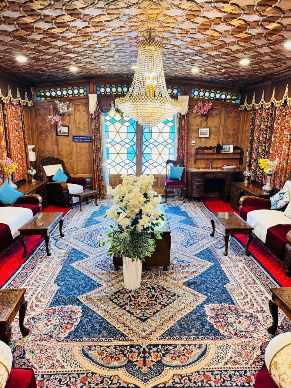 Crown Of India Group Of Houseboats Hotel Srinagar  Exterior photo